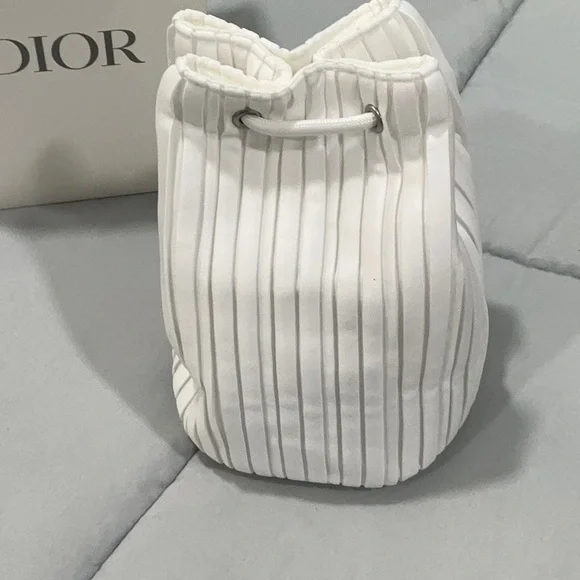 Dior White Cosmetic Case with Elegant Pleats - Picture 5 of 7